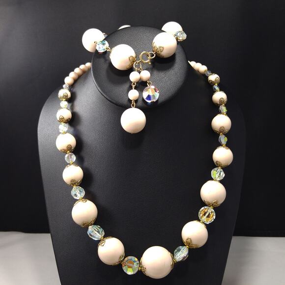 Vintage 1960s Lucite & Crystal Beaded Necklace Bracelet Set - Picture 2 of 10